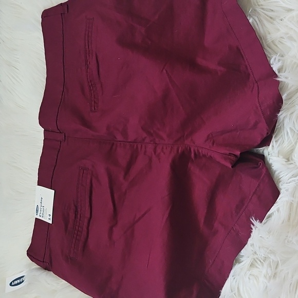 Old Navy Maroon Everyday Shorts with 3.5" Inseam NWT - Picture 3 of 7